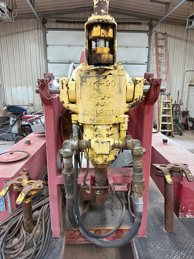 Used 2011 VENTURETECH XK-90 POWER SWIVEL MTD ON T/A GOOSENECK TRAILER