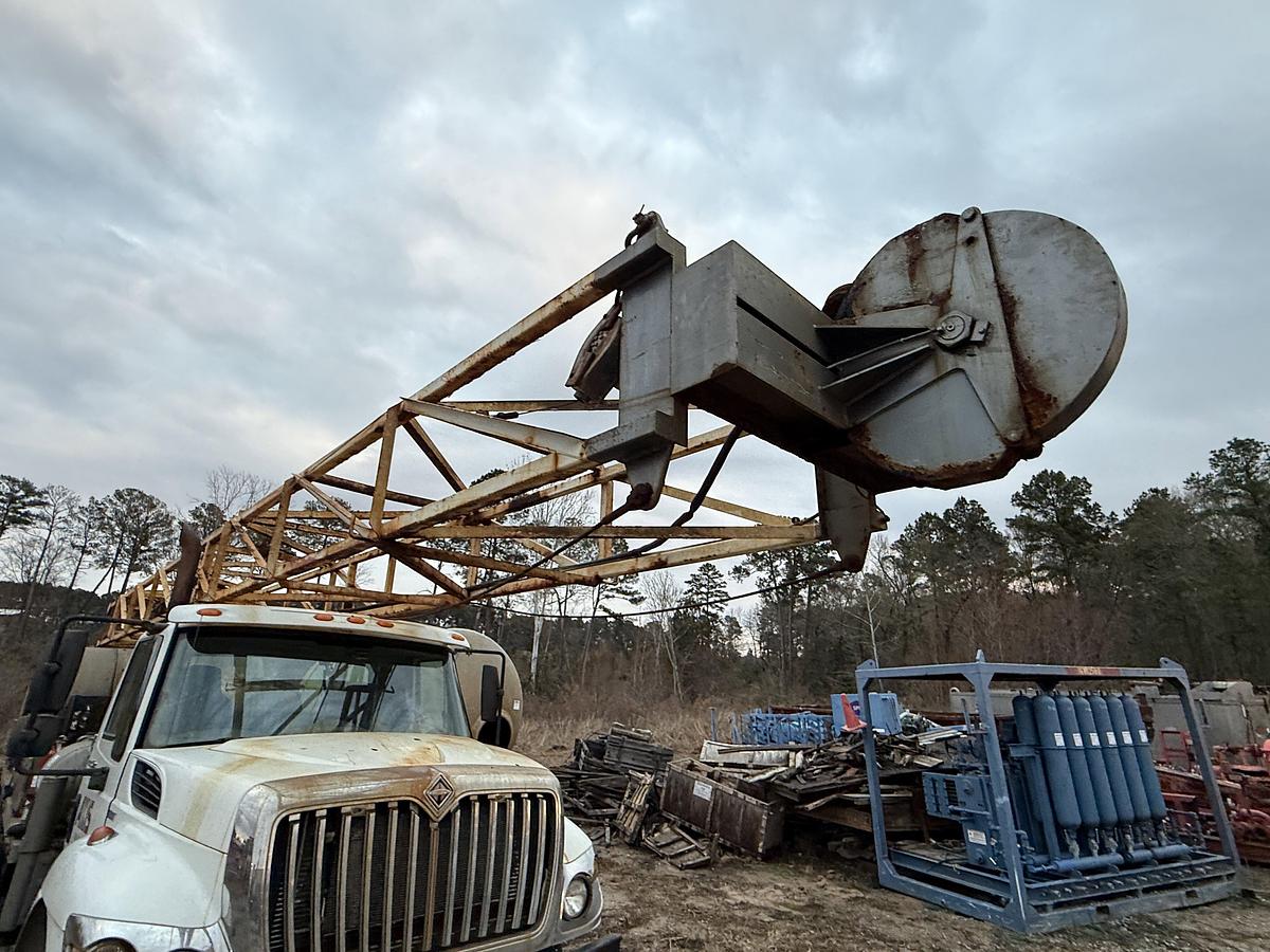 Used WATSON HOPPER GX SWAB RIG MTD ON 2009 INTERNATIONAL WORKSTAR 7500 T/A TRUCK