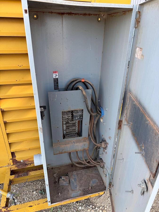 Used CATERPILLAR 105-KW 3-PHASE GENERATOR SET P/B CAT 3304T DIESEL ENGINE