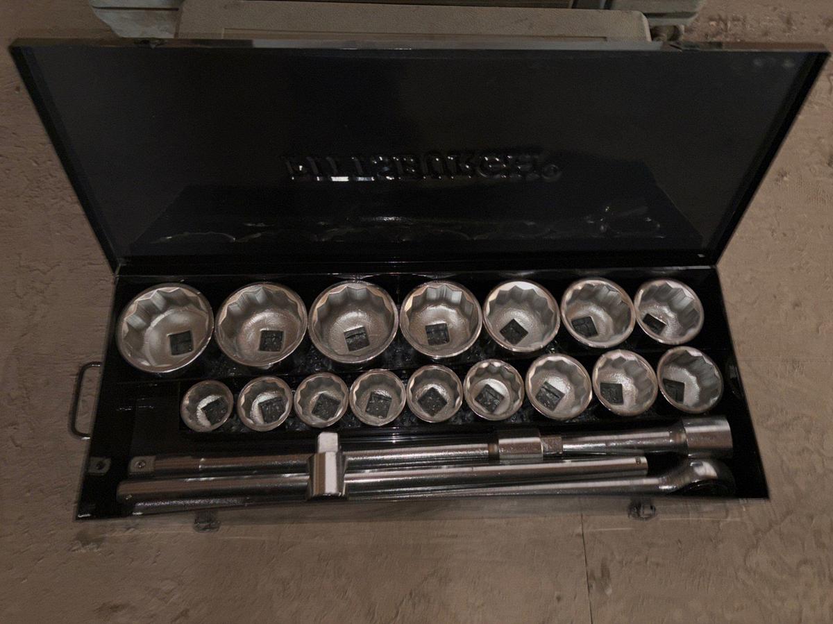 Used Central hydraulics 10-ton & 4-ton portable pullers & Pittsburgh 1” drive socket set