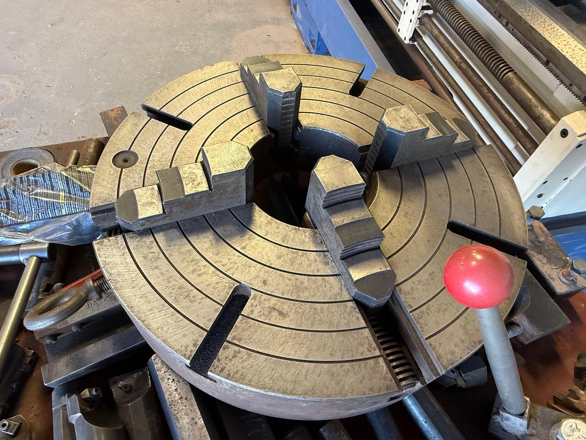 Used SUMMIT 26-6x120 METAL LATHE