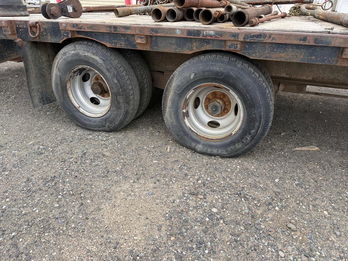 Used 1989 Top Hand 28’ Flat bed Gooseneck Trailer