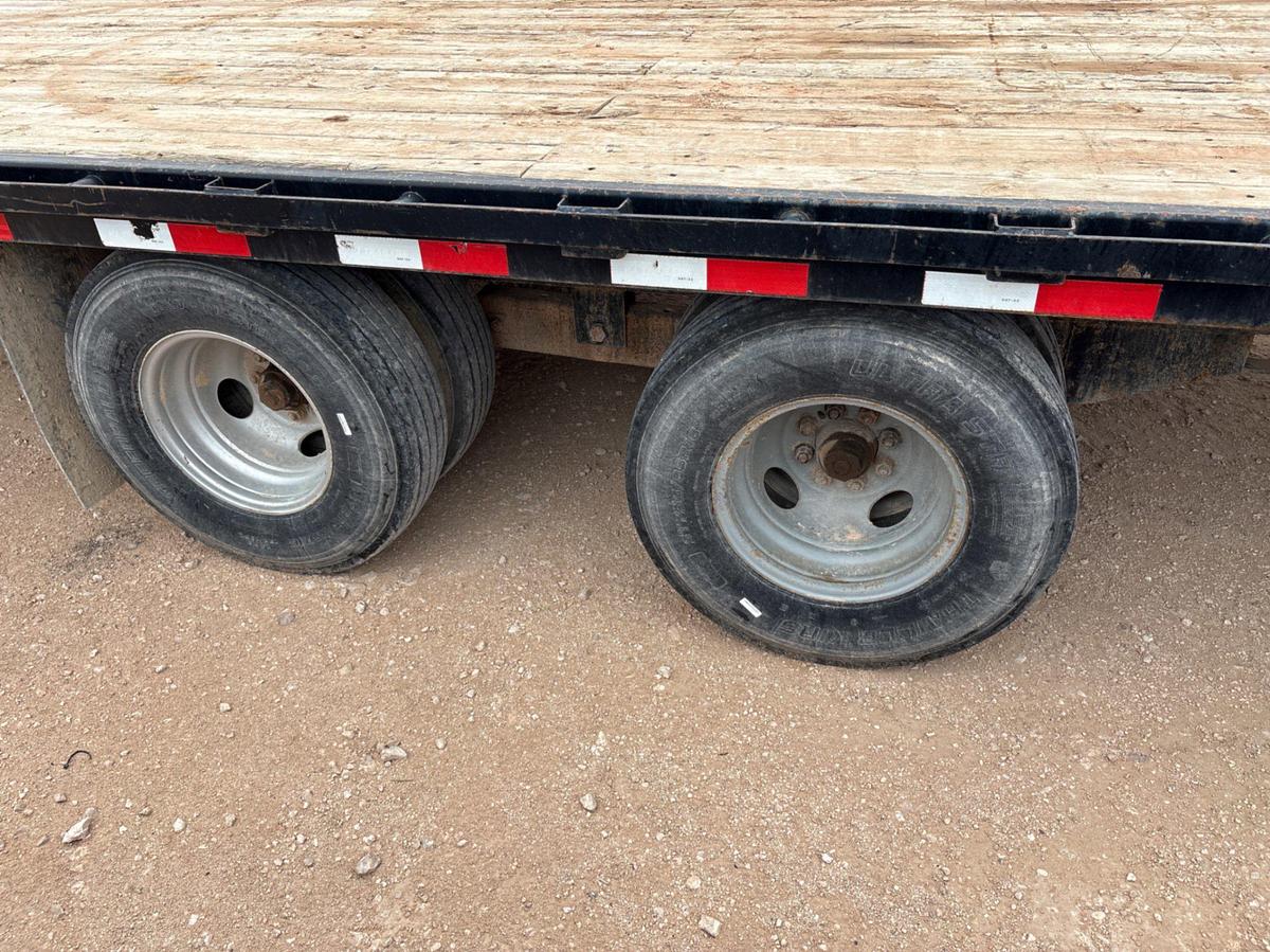 Used 2018 PJ TRAILERS 30’ X 102” T/A GOOSENECK TRAILER