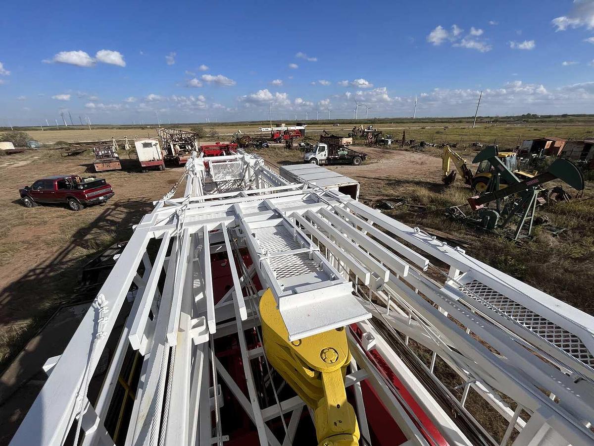 Used COOPER LTO 350 DD WELL SERVICE RIG