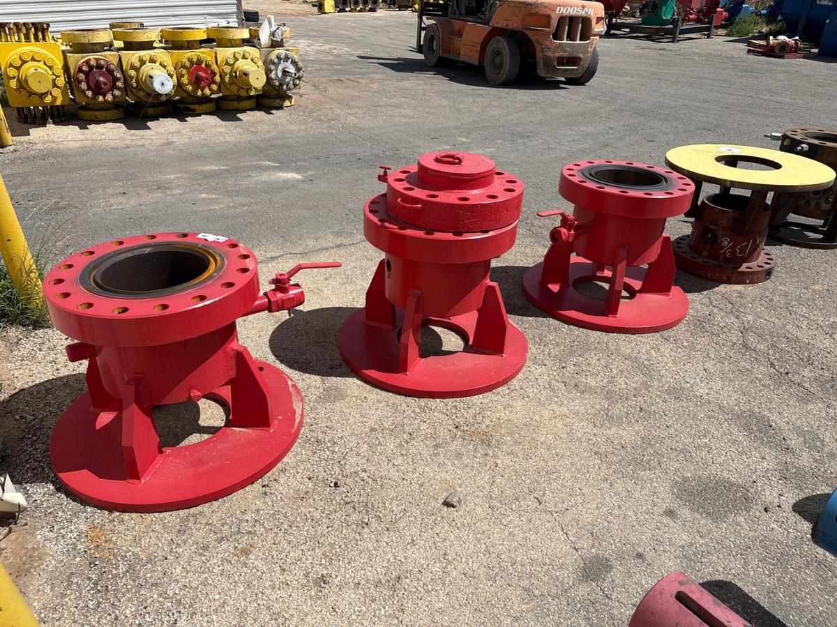 Used (4x$) (4) 13-5/8” casing heads w/ baseplates