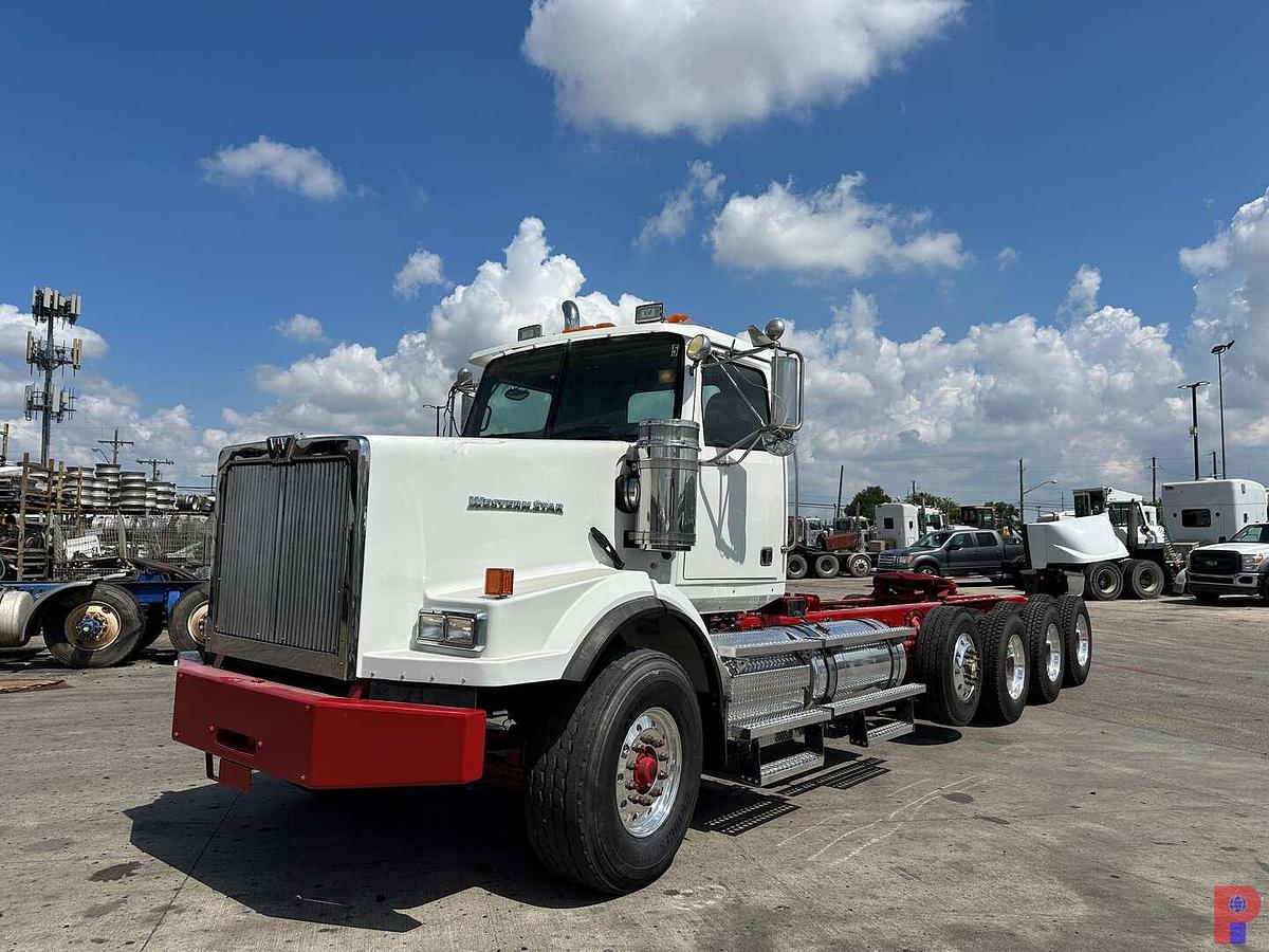 Used 2012 WESTERN STAR 4900 SA 4-AXLE TRI-DRIVE HEAVY HAUL TRUCK TRACTOR