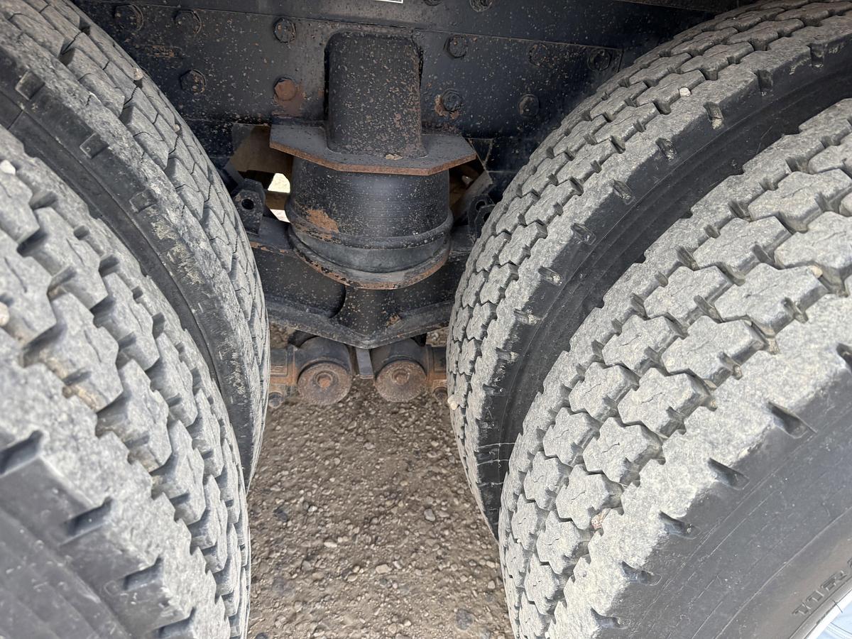 Used 2008 KENWORTH T800 T/A 60K HYD. SLICK BACK WINCH TRUCK