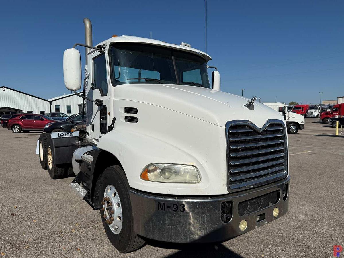 Used 2013 MACK CXU613 T/A DAY CAB TRUCK TRACTOR