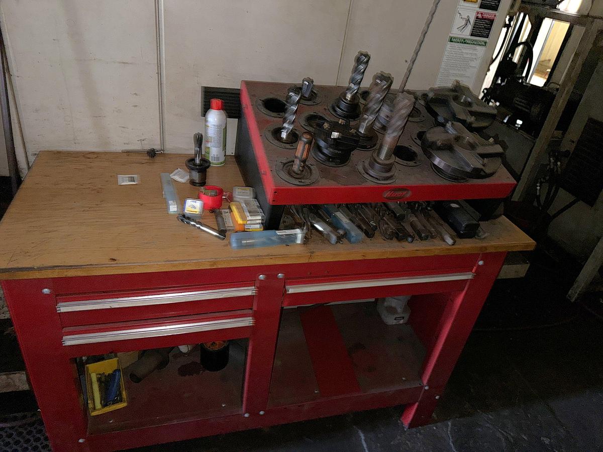 Used DIAMOND SERIES DHM-800 CNC MACHINING CENTER