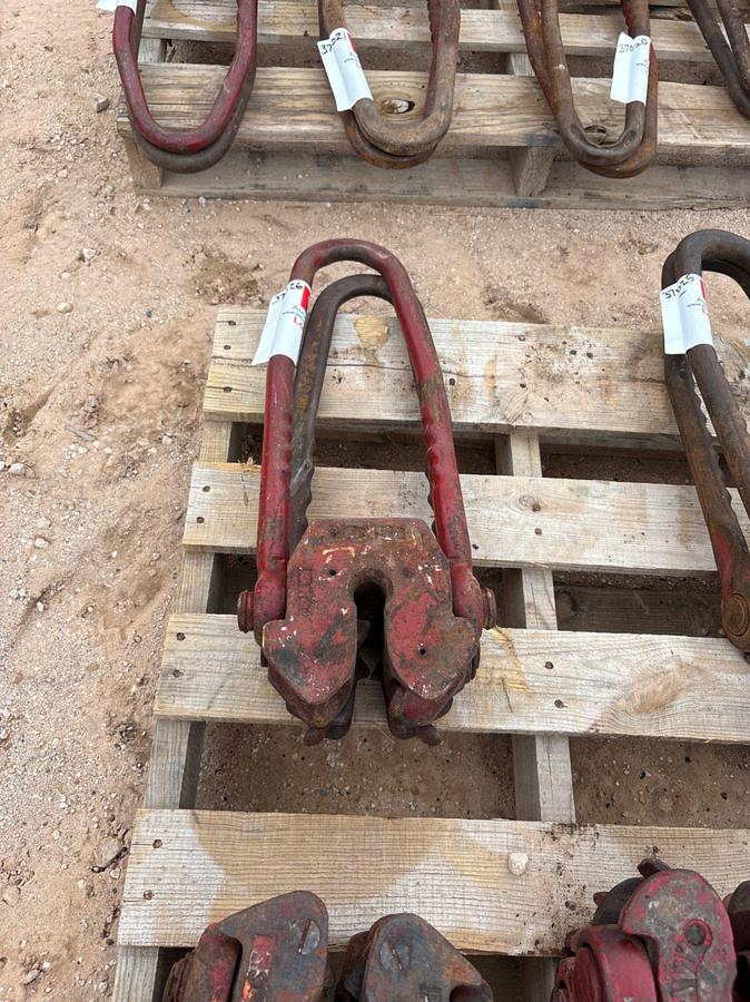 Used (2) 7/8” rod elevators