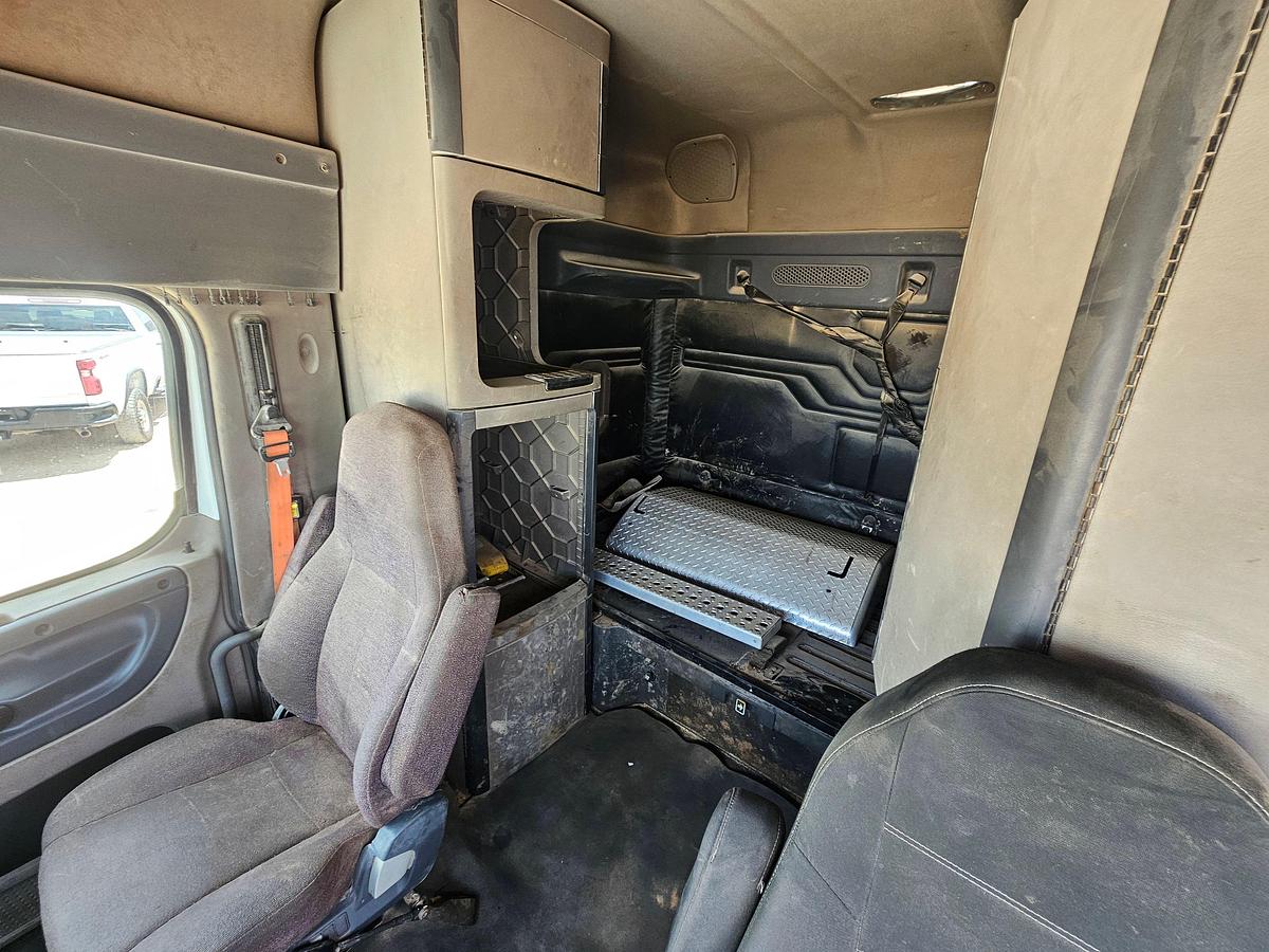 Used 2013 FREIGHTLINER CASCADIA T/A SLEEPER HAUL TRUCK