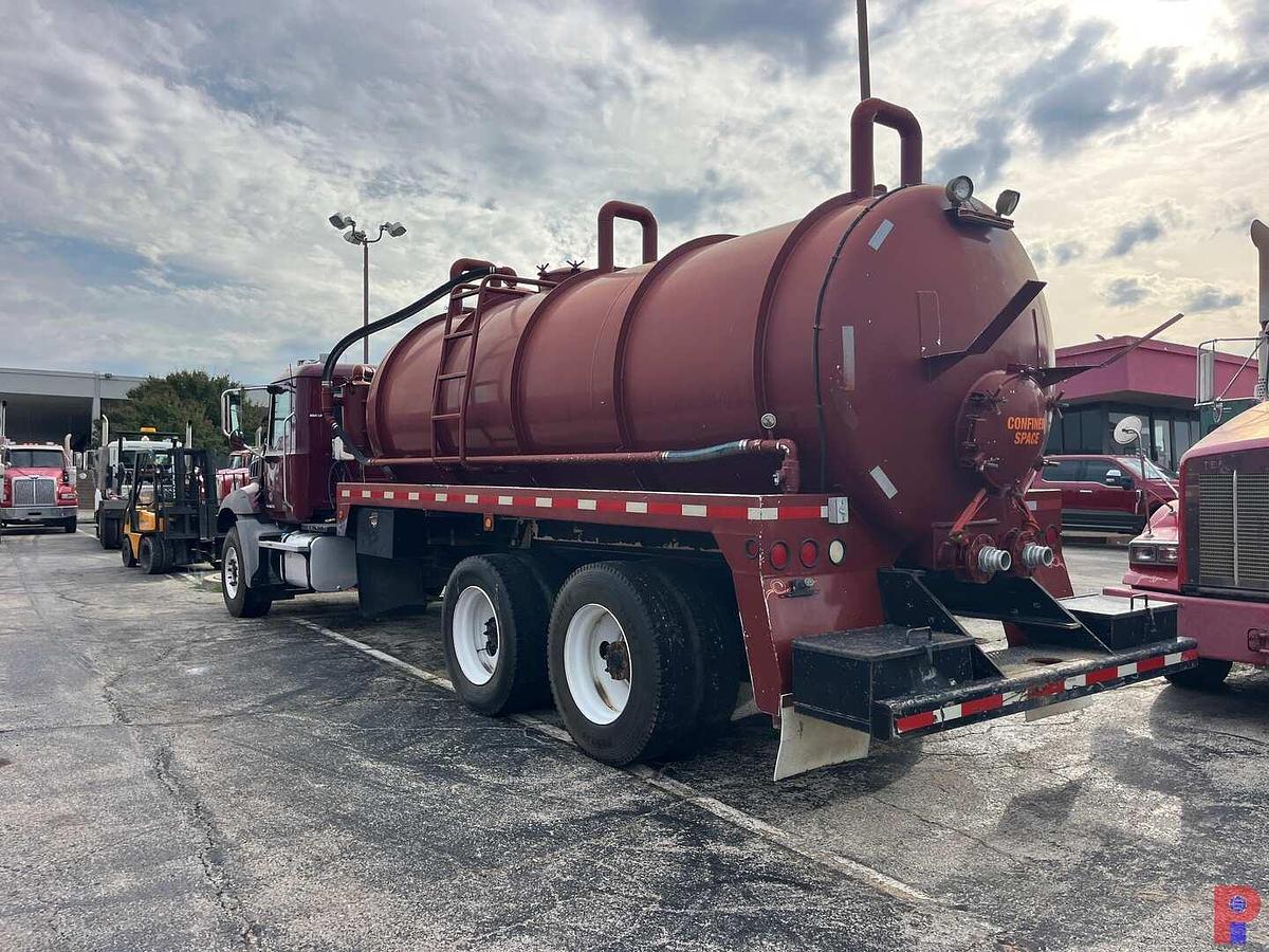 Used 2013 MACK GRANITE T/A 80 BBL VACUUM TRUCK