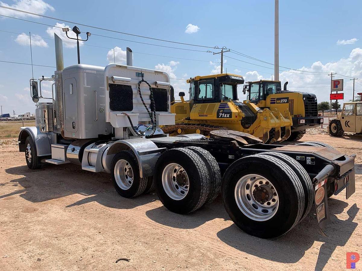 Used 2013 PETERBILT 388 TRI AXLE SLEEPER HAUL TRUCK