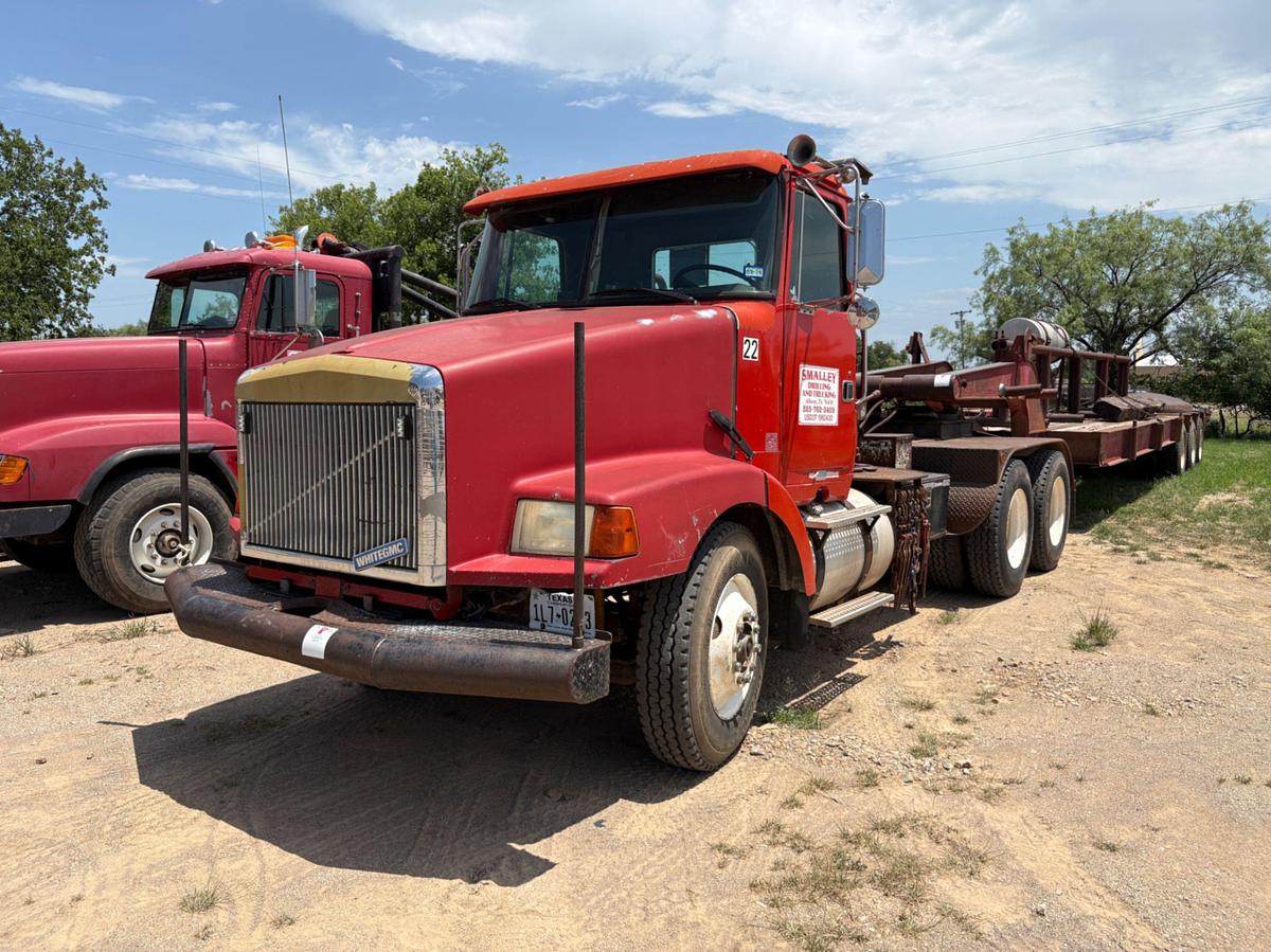 Used 1994 WHITE GMC WCA T/A DAYCAB WINCH TRUCK
