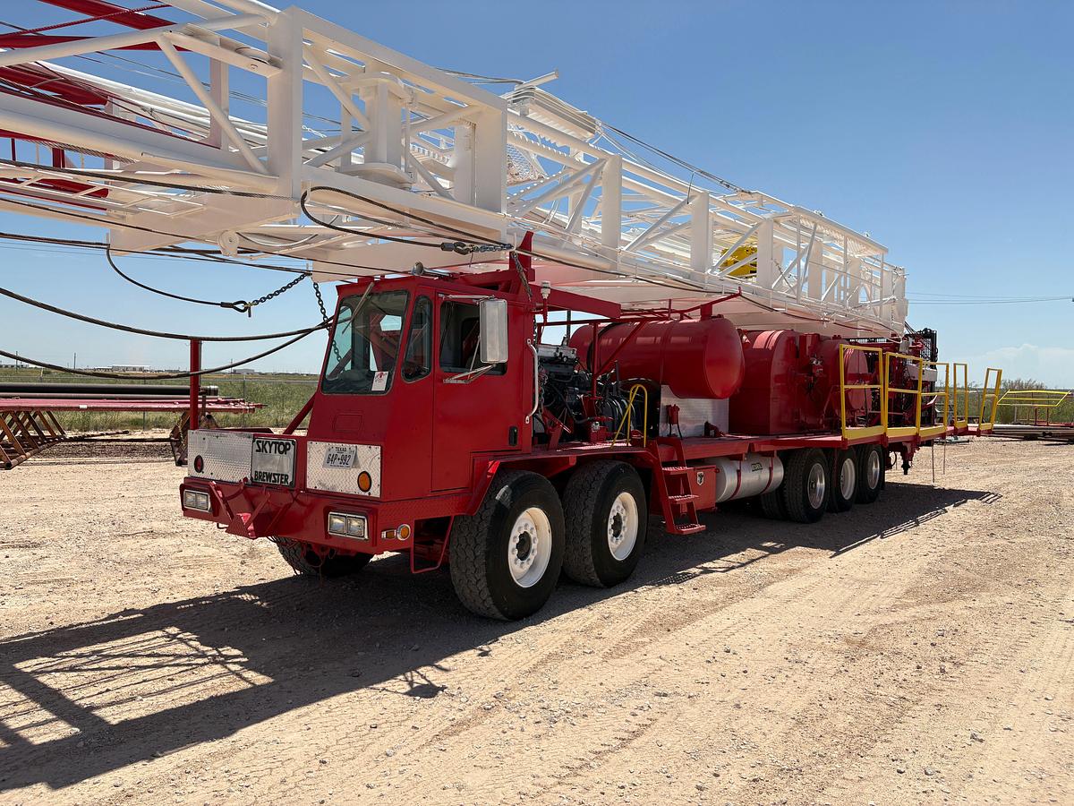 Used 1982 Skytop Brewster 5 axle DD Well Service Rig, 96-210k Mast