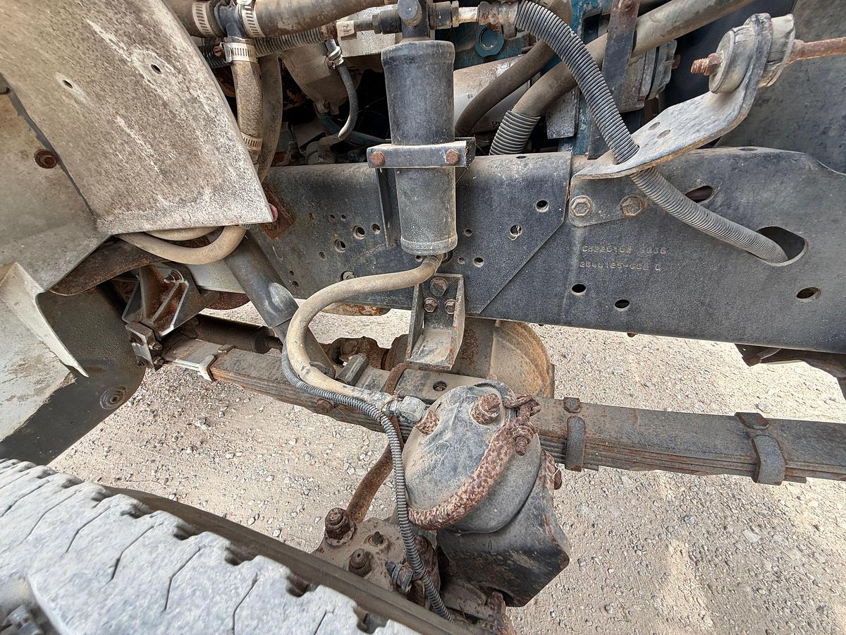 Used 2000 INTERNATIONAL 4800 4X4 S/A SPILT DRUM WIRELINE TRUCK