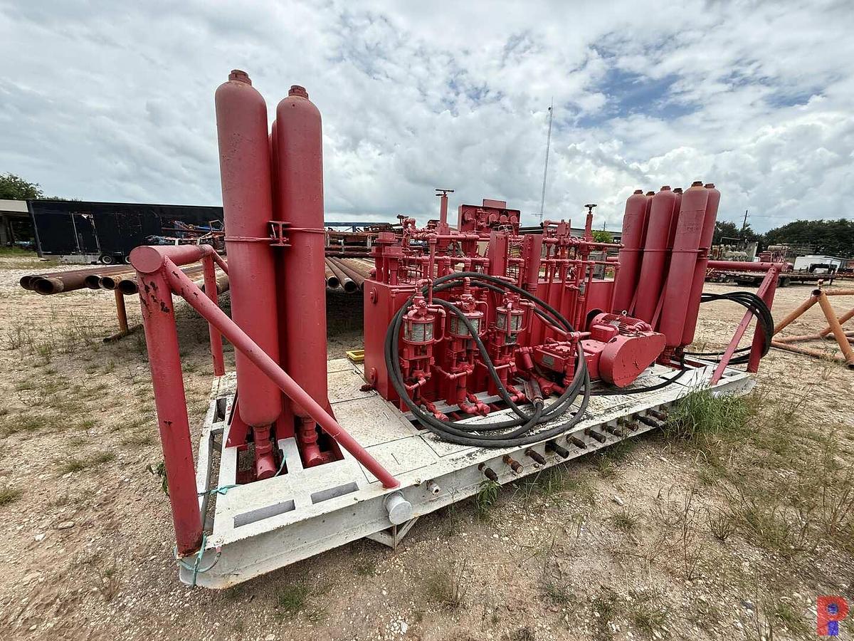 Used BPMF MOD. 720-6 3K PSI 12-BOTTLE 6-STATION ACCUMULATOR CLOSING UNIT SKIDDED