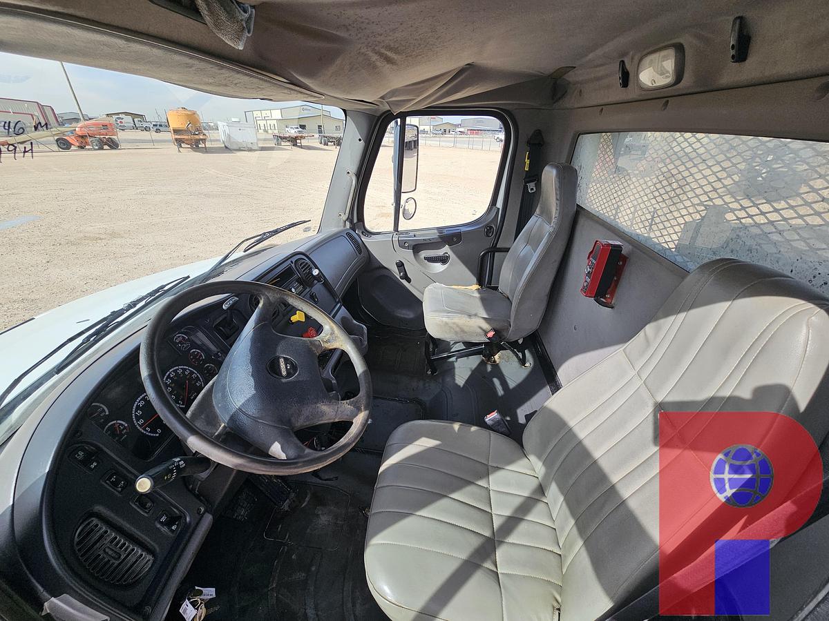 Used 2011 FREIGHTLINER M2 106 S/A DAYCAB ASPHALT POTHOLE TRUCK