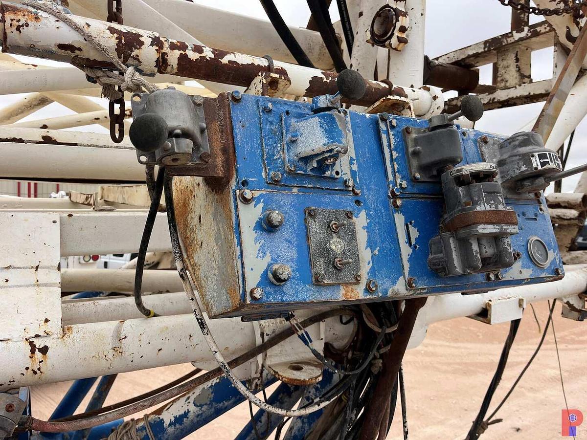 Used FRANKS 1287/160 BACK IN WELL SERVICE RIG MTD ON 5-AXLE CARRIER