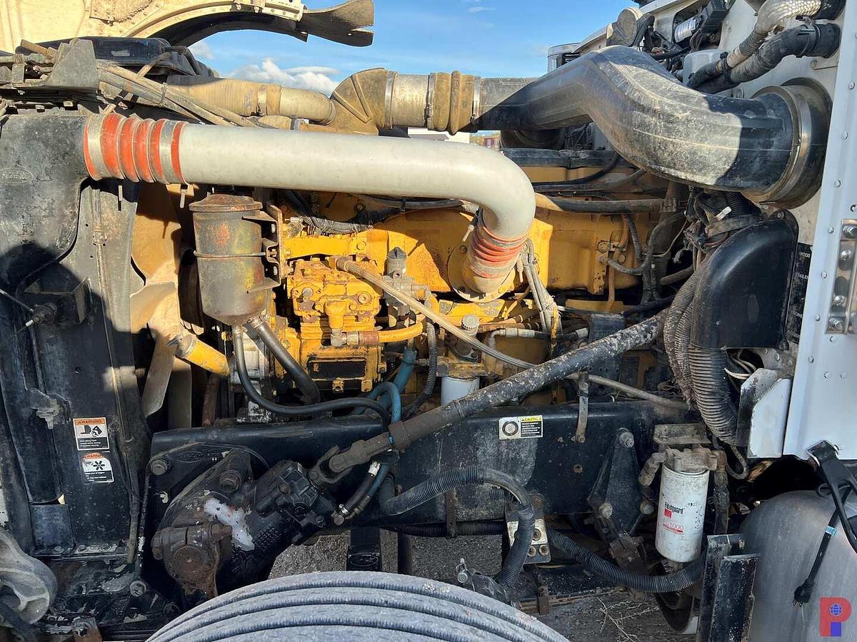 Used 2002 PETERBILT 379 T/A W/TAG DAYCAB HAUL TRUCK
