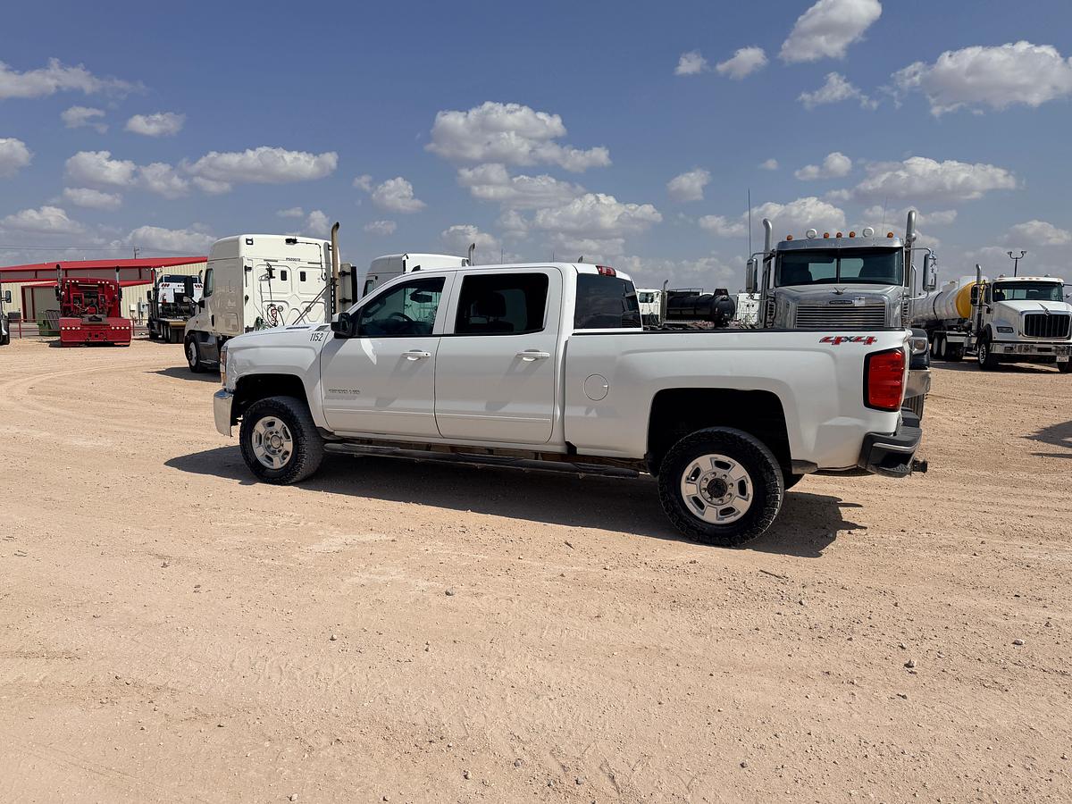 Used 2017 CHEVROLET SILVERADO 2500HD CREW CAB PICKUP TRUCK, 4X4 (Diesel)
