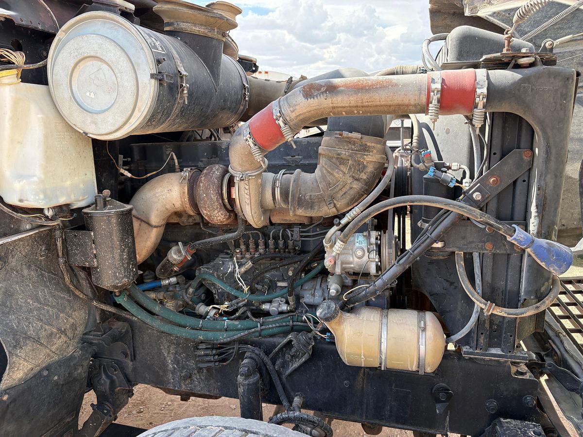 Used 1993 MACK CH613 T/A DAYCAB WATER TRUCK