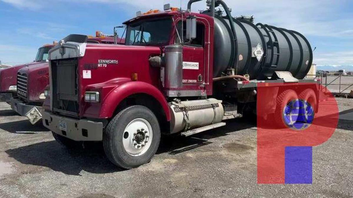 Used 2000 KENWORTH W-900 T/A 80 BBL BOB TAIL VACUUM TRUCK