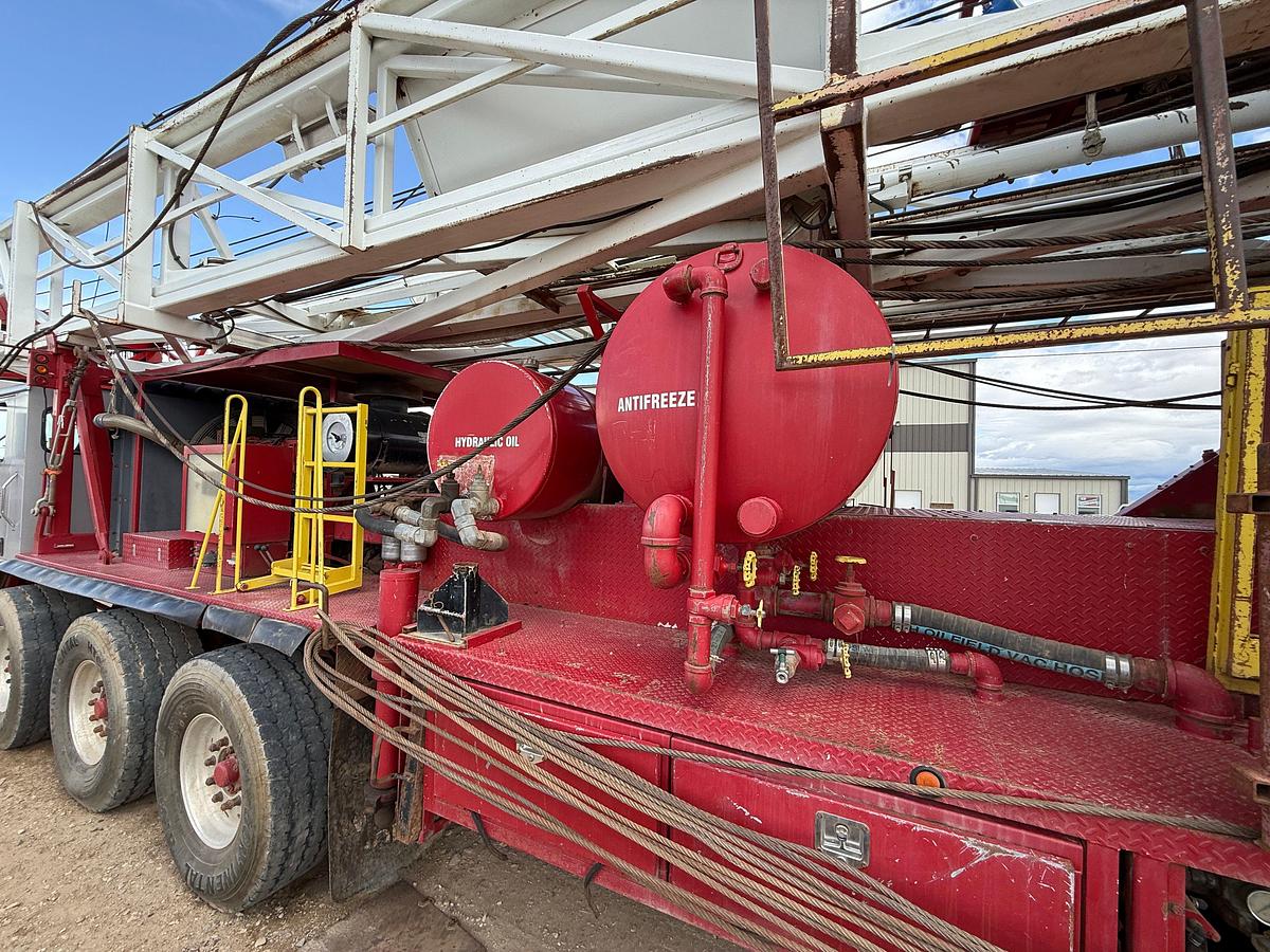 Used 2014 WATSON HOPPER PAY ZONE 550 DD 108’-300K 7-AXLE WELL SERVICE RIG