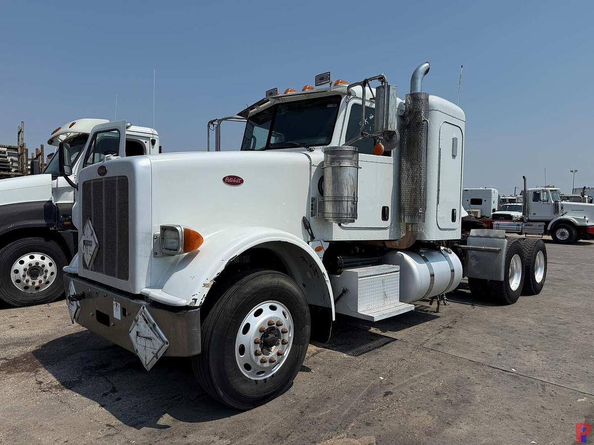 Used 2013 PETERBILT 367 T/A SLEEPR TRUCK