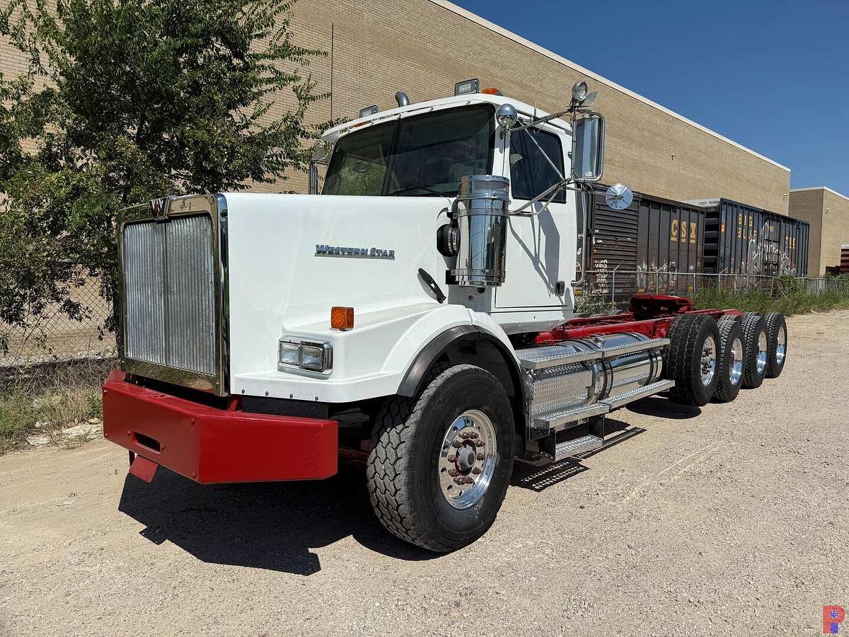Used 2012 WESTERN STAR 4900 SA 4-AXLE TRI-DRIVE HEAVY HAUL TRUCK TRACTOR