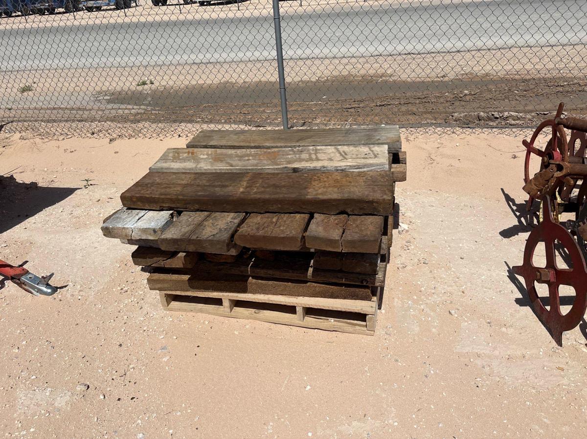 Used (5 pallets) assorted wooden outrigger pads/matting boards