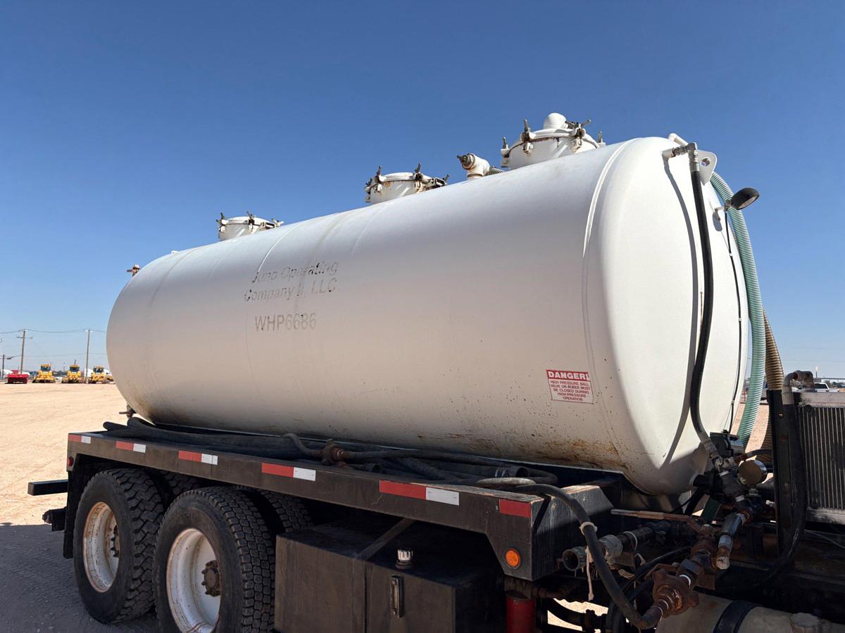 Used 2009 MACK PINNACLE T/A DAYCAB VACUUM TRUCK