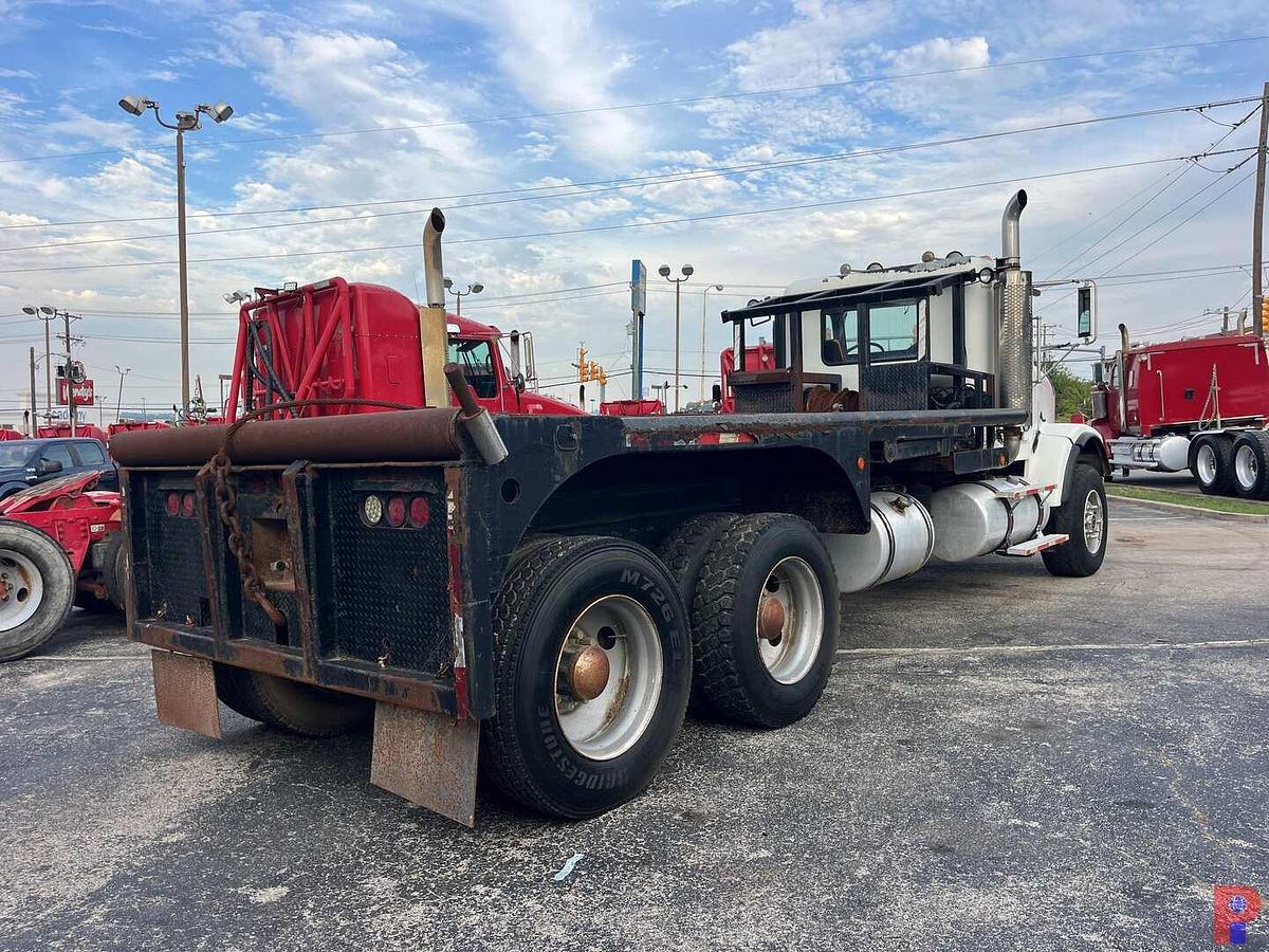 Used 2006 FREIGHTLINER FLD120 SD T/A 60K HYD WINCH BED TRUCK