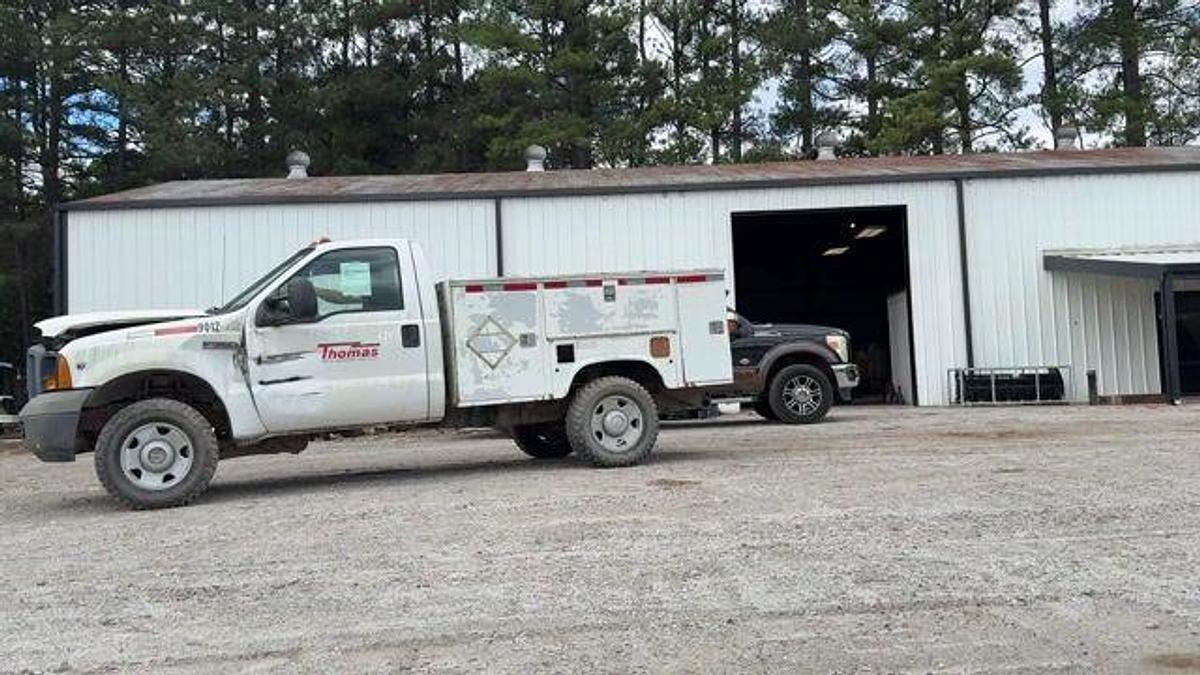 Used 2006 FORD F-350 XL 4X4 SERVICE UTILITY TRUCK