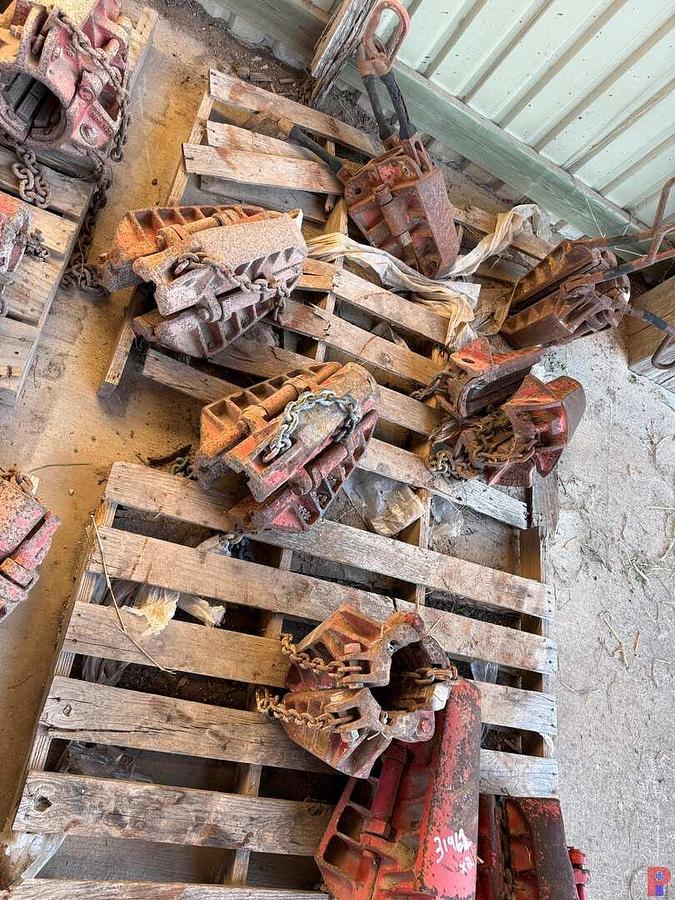 Used (2) PALLETS OF (7) 3-SEGMENT MANUAL SLIPS