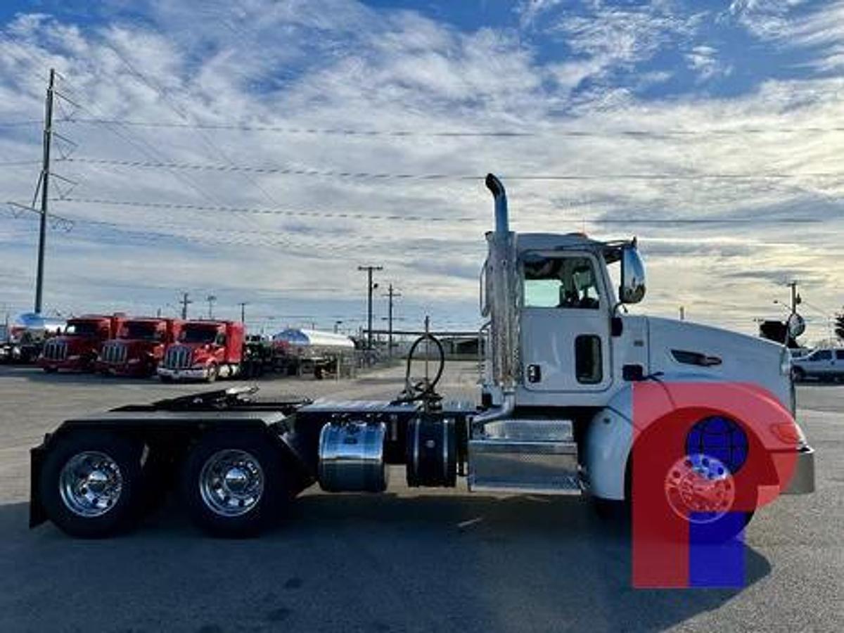 Used 2013 PETERBILT 384 T/A DAY CAB TRUCK TRACTOR