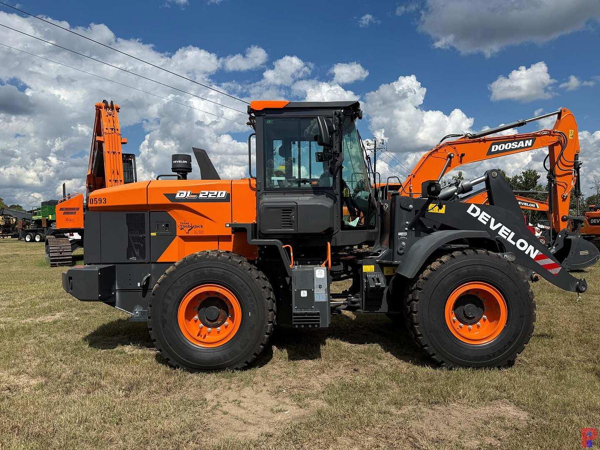 Used (NEW) 2024 DEVELON DL220-7 WHEEL LOADER **3 YEAR 5000 HOUR FULL WARRANTY**