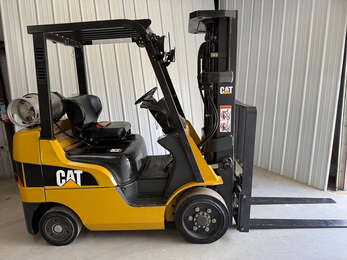 Used CATERPILLAR C5000 5K CUSHION TIRE FORKLIFT