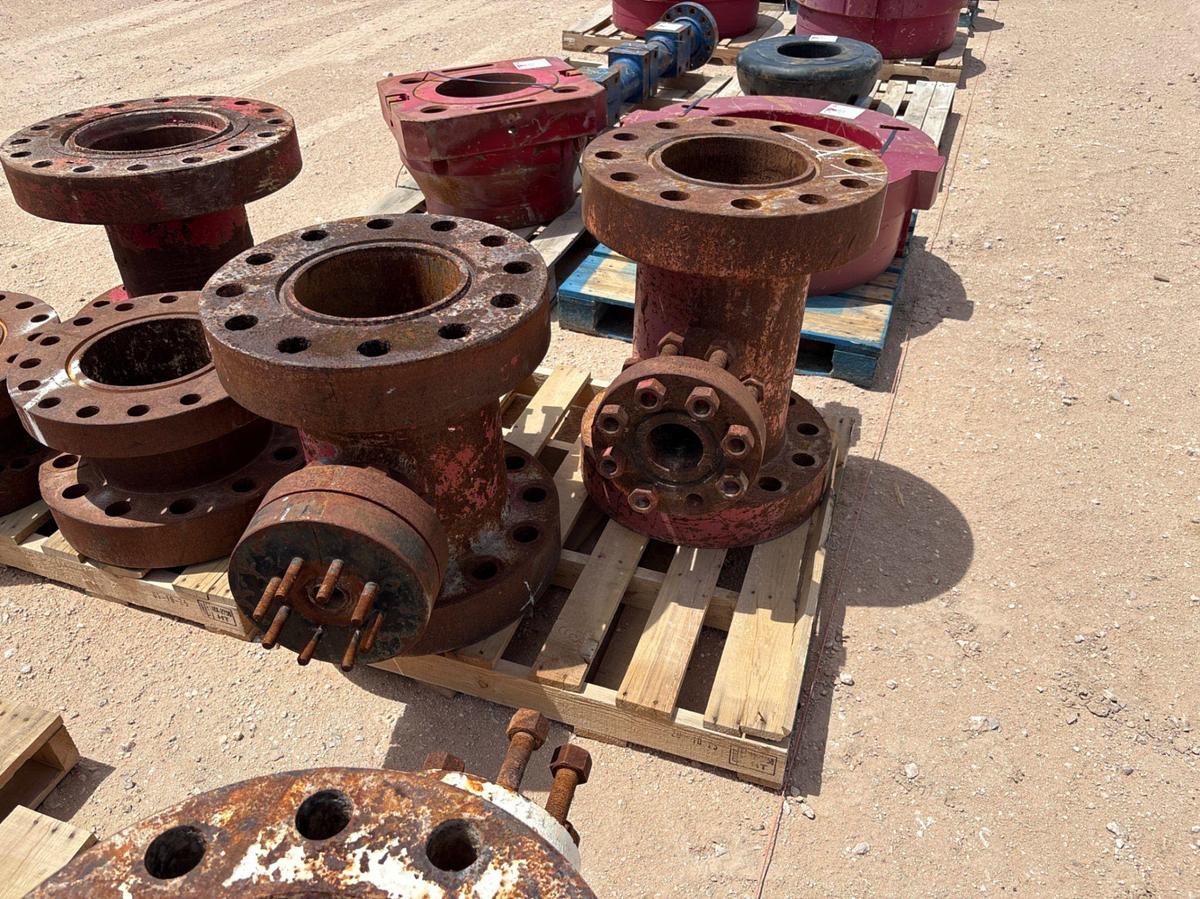 Used 11” x 4” & 11” x 2” fluid/mud crosses