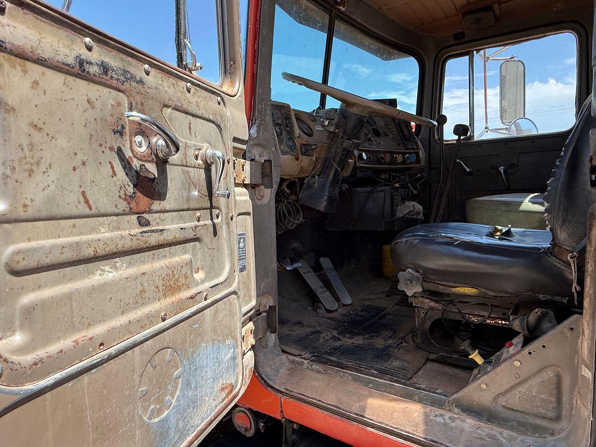Used 1986 MACK R686ST T/A 60-BBL TRANSPORT TANK TRUCK