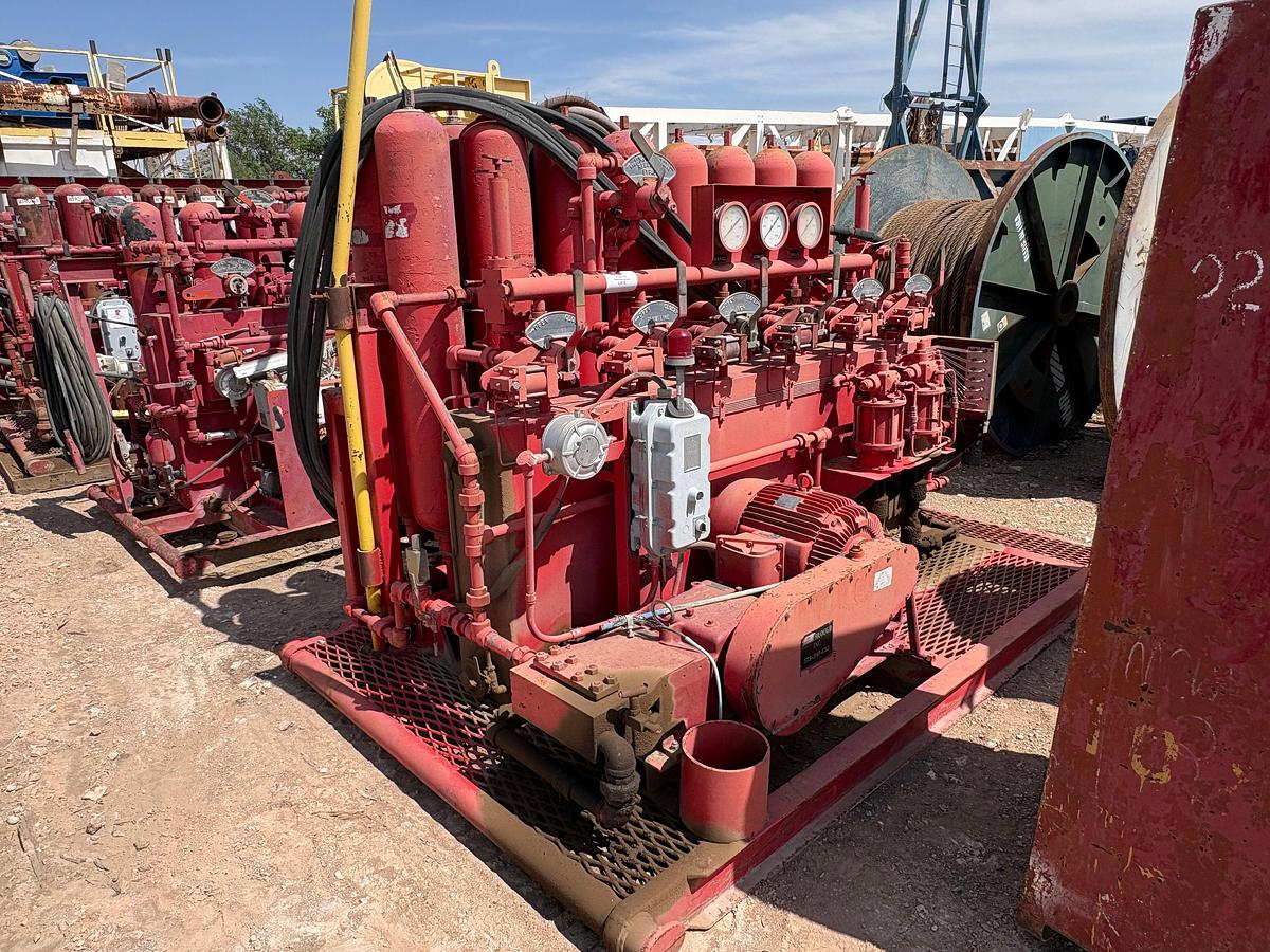 Used 6-station closing unit, skidded