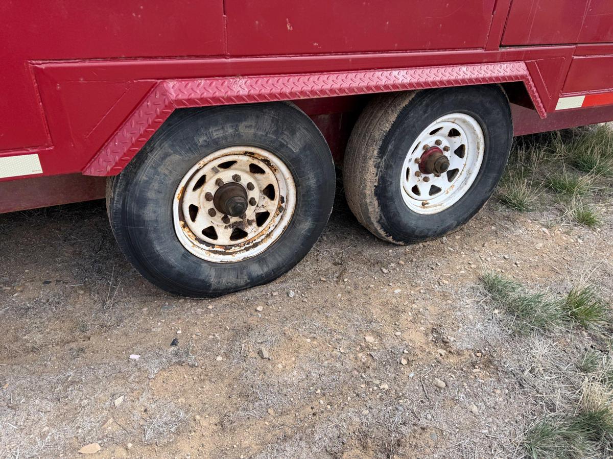 Used Scott’s 24’ Custom Dig House Trailer