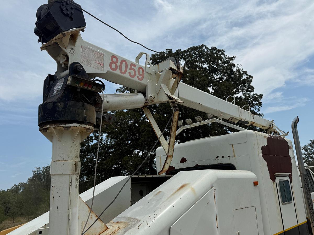 Used 2000 INTERNATIONAL 4800 4X4 S/A SPILT DRUM WIRELINE TRUCK