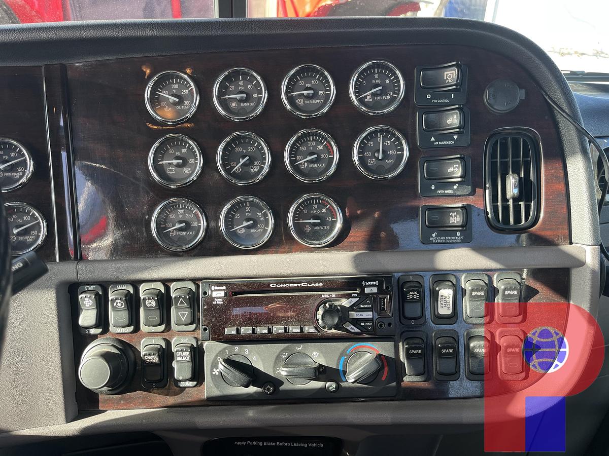 Used 2018 PETERBILT 389 T/A DAY CAB TRUCK (GLIDER KIT)