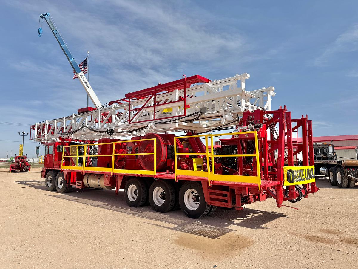 Used FRESHLY REFURBED 2007 CROWN CE600 DD 5 AXLE WELL SERVICE RIG 104'x265K MAST (2026 CAT IV)