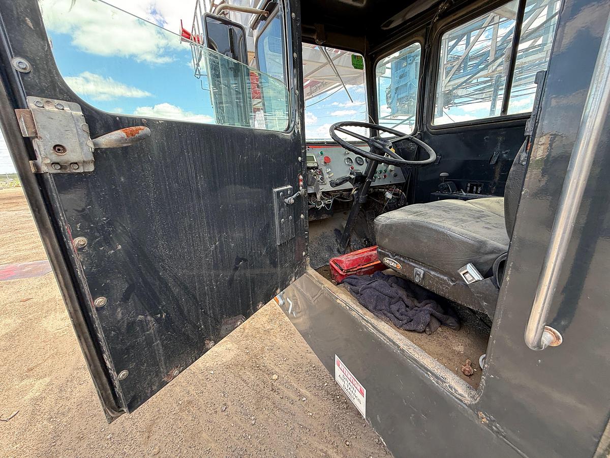 Used FRANKS EXPLORER III 96’-215K 4-AXLE WELL SERVICE WORKOVER RIG