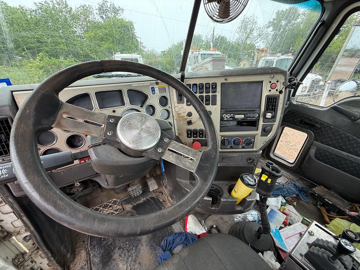 Used 2009 MACK GRANITE GU713 T/A CAB & CHASSIS (INOPERABLE)