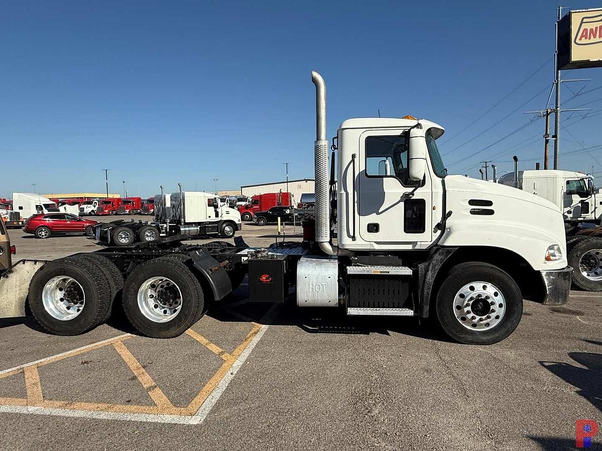 Used 2013 MACK CXU613 T/A DAY CAB TRUCK TRACTOR