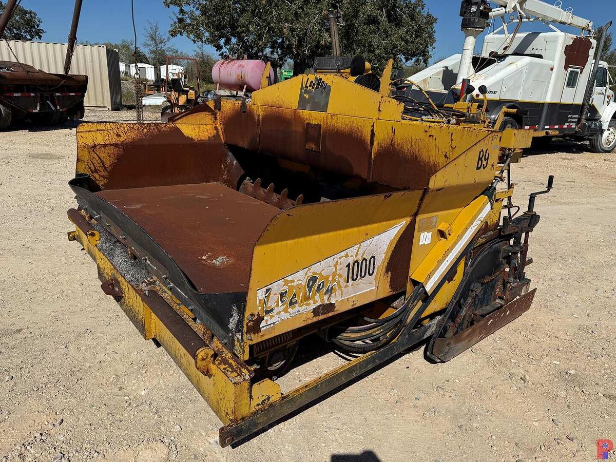 Used LEEBOY 1000 ASPHALT PAVER