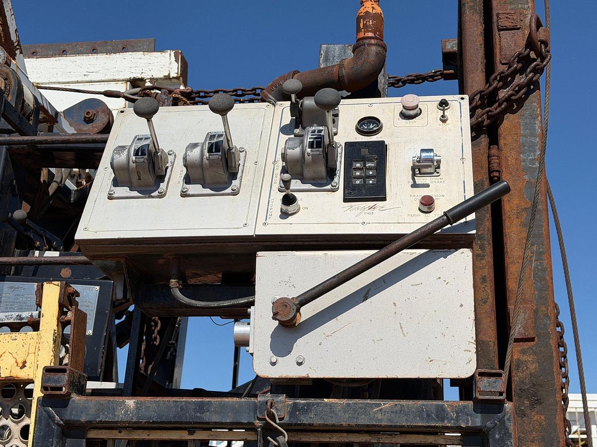 Used 2006 TAYLOR C500 DD 104'-250K 5-AXLE WELL SERVICE WORKOVER RIG